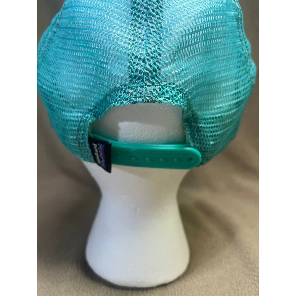 Patagonia Womans Teal & White Gold Mountain Scene‎ Trucker Hat Snapback